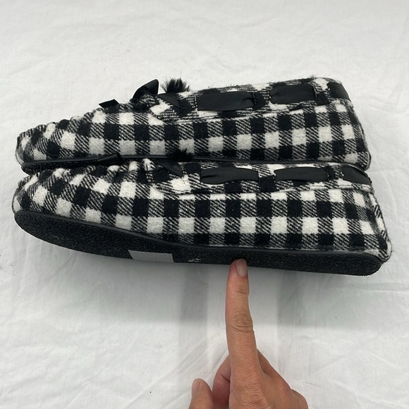 NWOB. Torrid Glitter Plaid Faux Fur Loafers. 7.5WW. - Picture 11 of 13